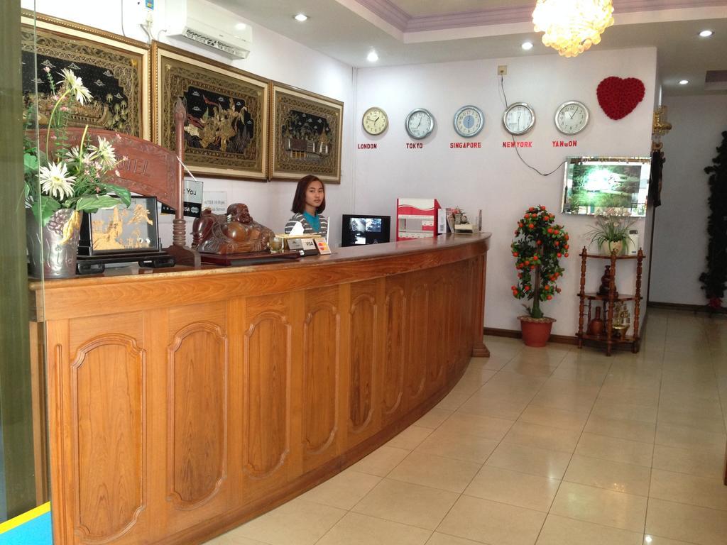 Liberty Hotel Yangon Exterior photo