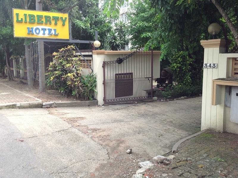 Liberty Hotel Yangon Exterior photo